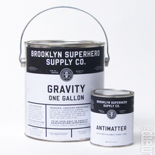 Brooklyn Superhero Supply CO. Gravité et antimatière